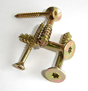 Aanbieding / opruiming / goedkoop: faillissementspartij zelfborende voorsnij-schroeven verzinkt en geel gechromatiseerd. Torx kop voorzien van soevereinribbels Aanbieding / opruiming / goedkoop: faillissementspartij zelfborende voorsnij-schroeven verzinkt en geel gechromatiseerd. Torx kop voorzien van soevereinribbels